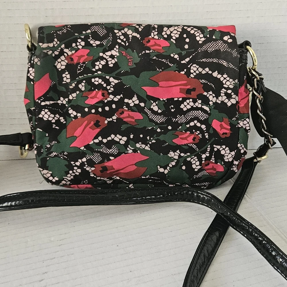 Betsey Johnson‎ black and red floral mini crossbody bag - Picture 5 of 9